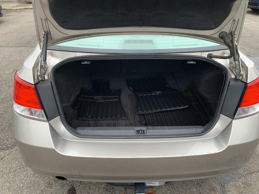 2014 Subaru Legacy 2.5i Premium photo