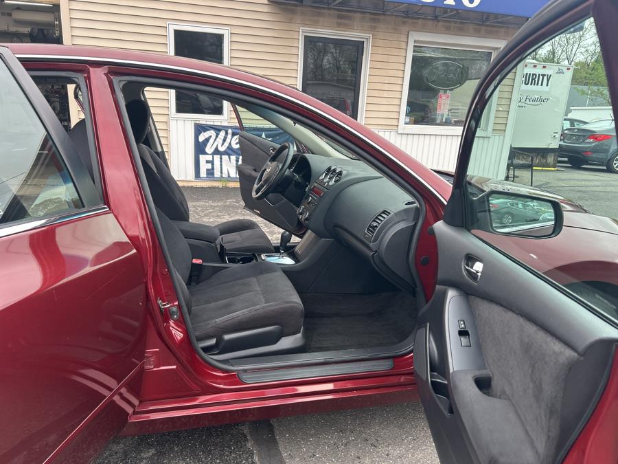 2010 Nissan Altima 2.5 photo
