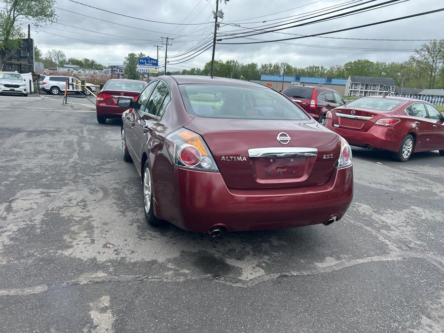 2010 Nissan Altima 2.5 photo