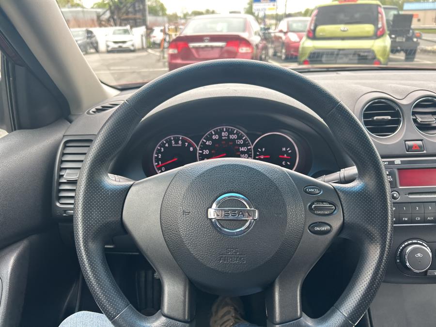 2010 Nissan Altima 2.5 photo