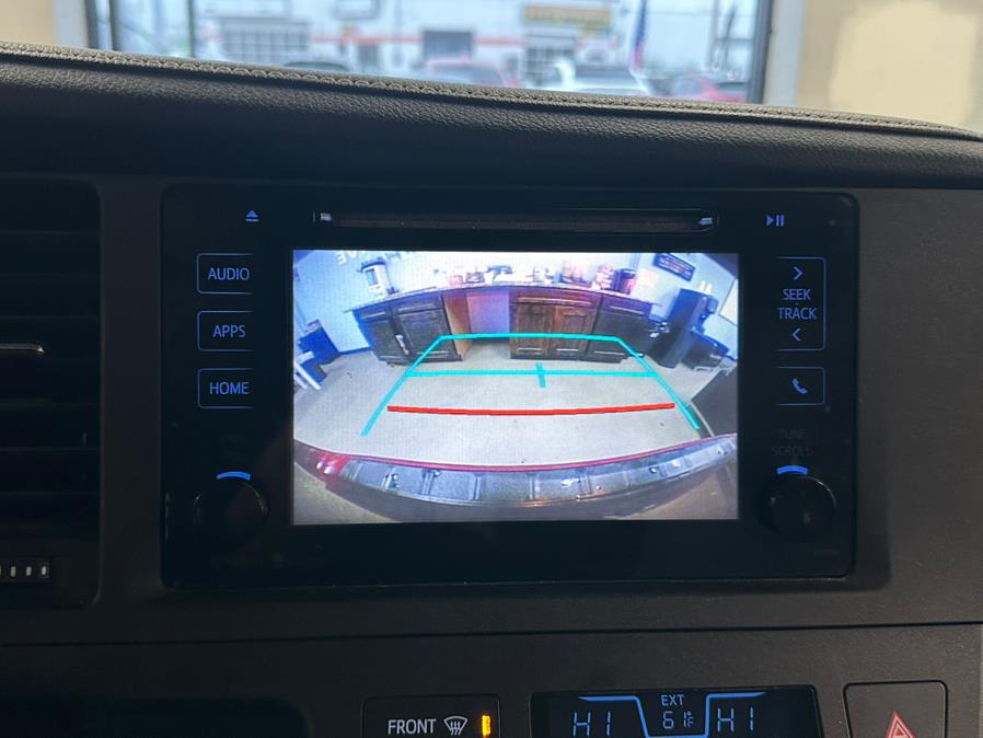 2015 Toyota Sienna 5dr 7-Pass Van XLE AWD (Natl) photo