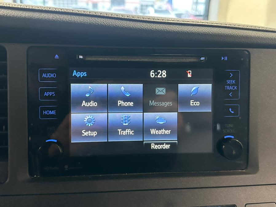 2015 Toyota Sienna 5dr 7-Pass Van XLE AWD (Natl) photo