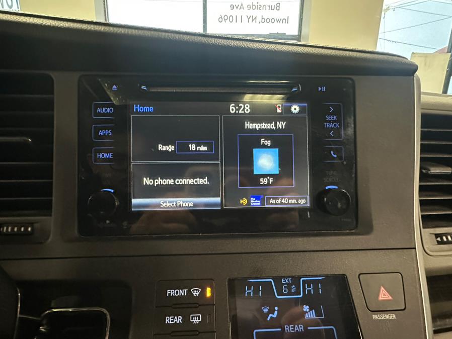 2015 Toyota Sienna 5dr 7-Pass Van XLE AWD (Natl) photo