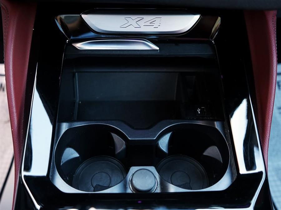 2022 BMW X4 xDrive30i photo