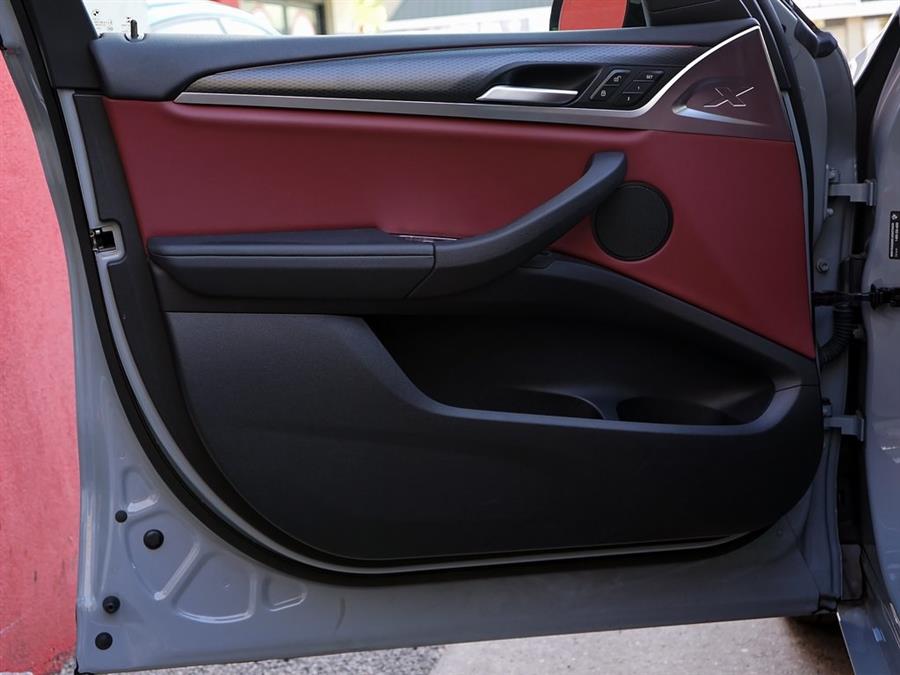 2022 BMW X4 xDrive30i photo