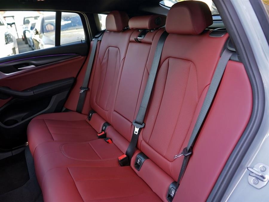 2022 BMW X4 xDrive30i photo