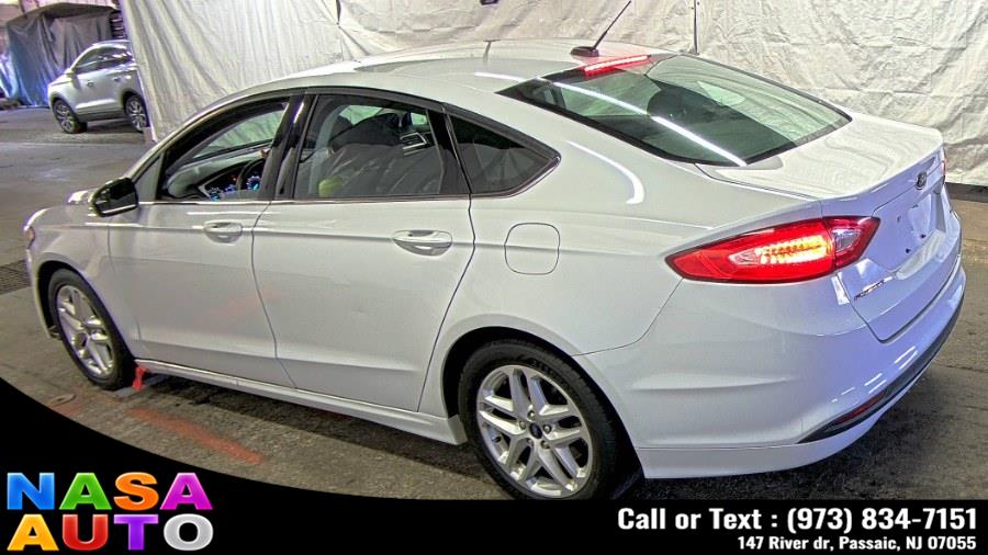 2016 Ford Fusion 4dr Sdn SE FWD photo