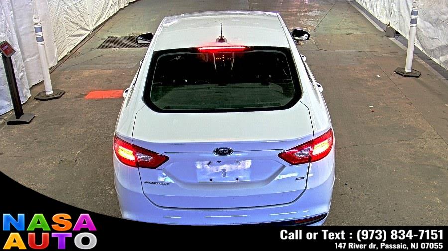 2016 Ford Fusion 4dr Sdn SE FWD photo