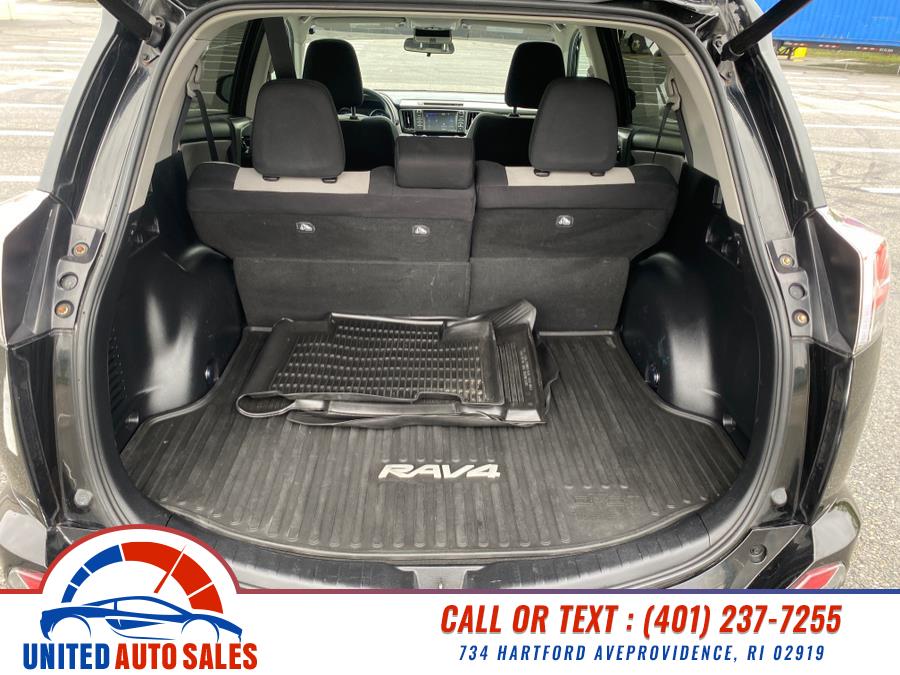 2017 Toyota RAV4 XLE AWD (Natl) photo
