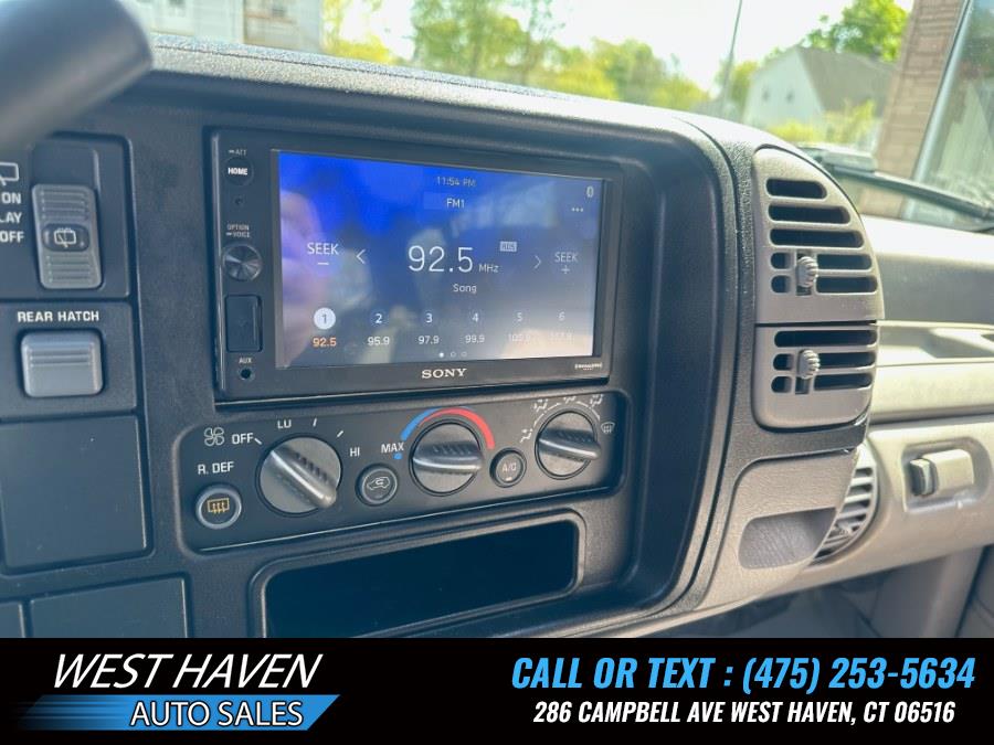 1995 GMC Yukon SLE photo