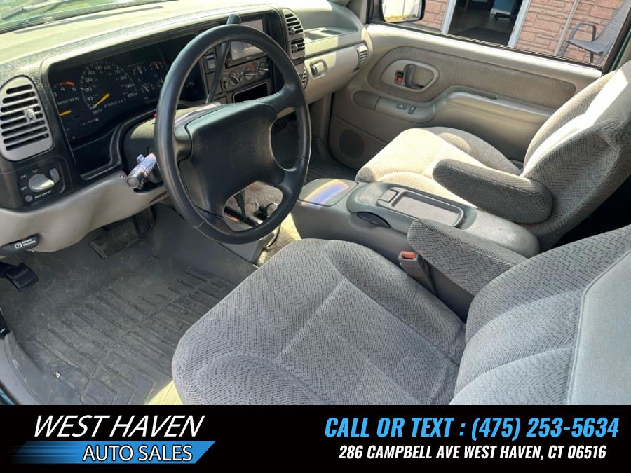 1995 GMC Yukon SLE photo