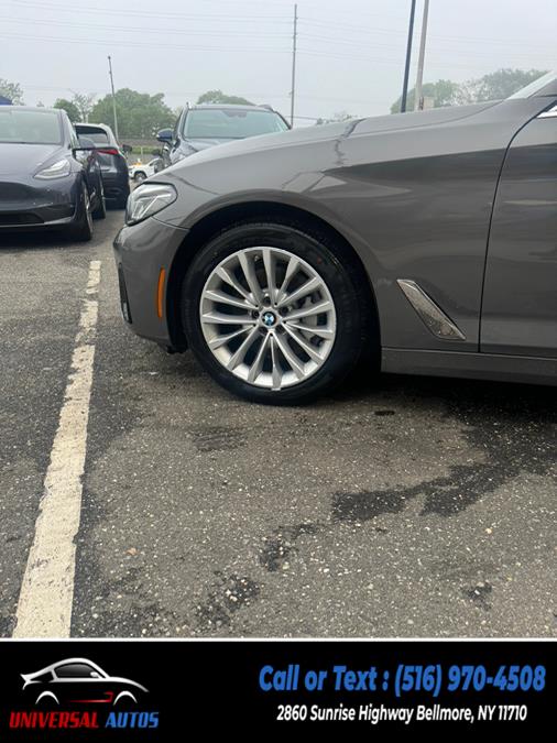 2022 BMW 5-Series 530i xDrive Sedan photo