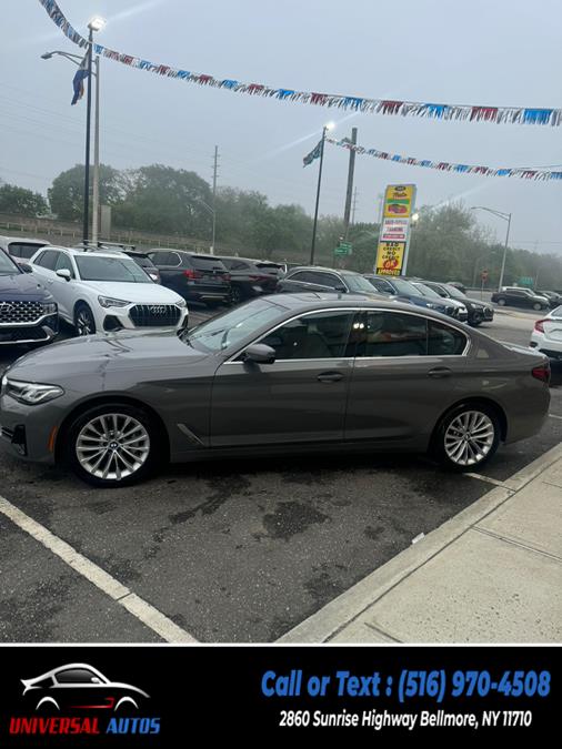 2022 BMW 5-Series 530i xDrive Sedan photo