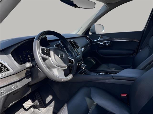2018 Volvo XC90 T5 Momentum photo