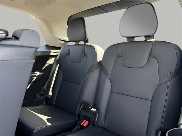 2018 Volvo XC90 T5 Momentum photo