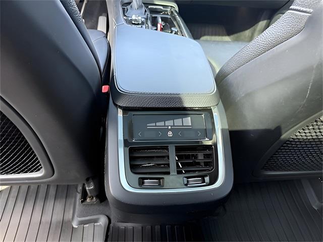 2018 Volvo XC90 T5 Momentum photo