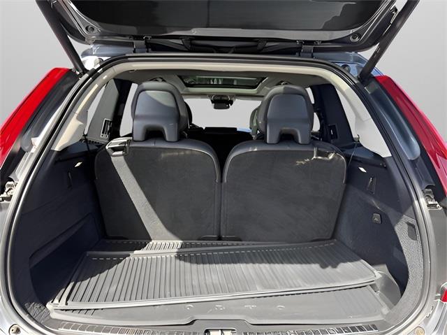 2018 Volvo XC90 T5 Momentum photo