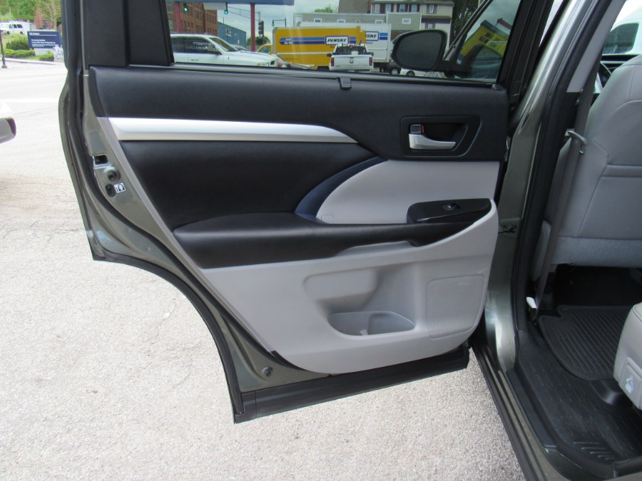 2016 Toyota Highlander XLE photo