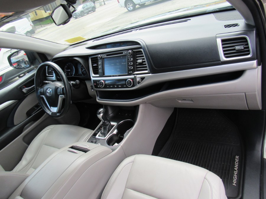 2016 Toyota Highlander XLE photo