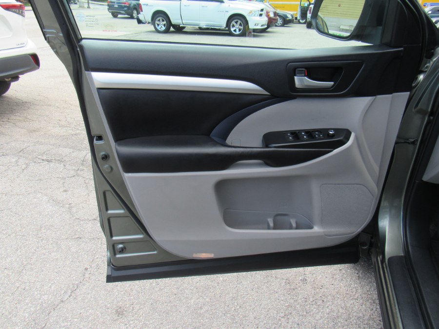 2016 Toyota Highlander XLE photo