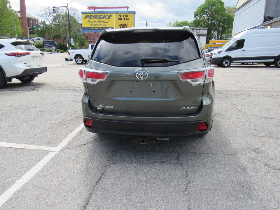 2016 Toyota Highlander XLE photo