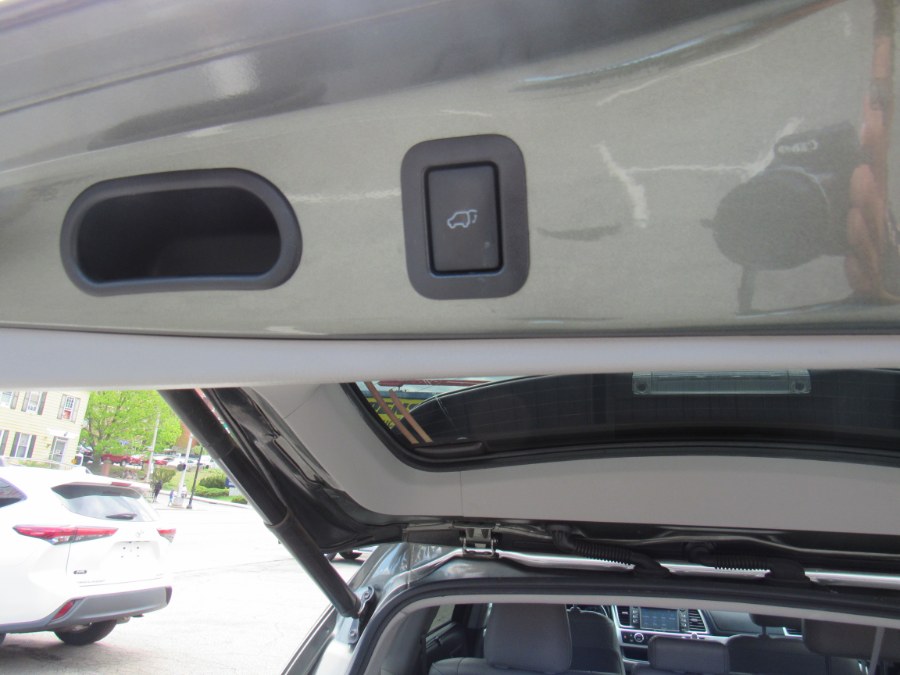 2016 Toyota Highlander XLE photo