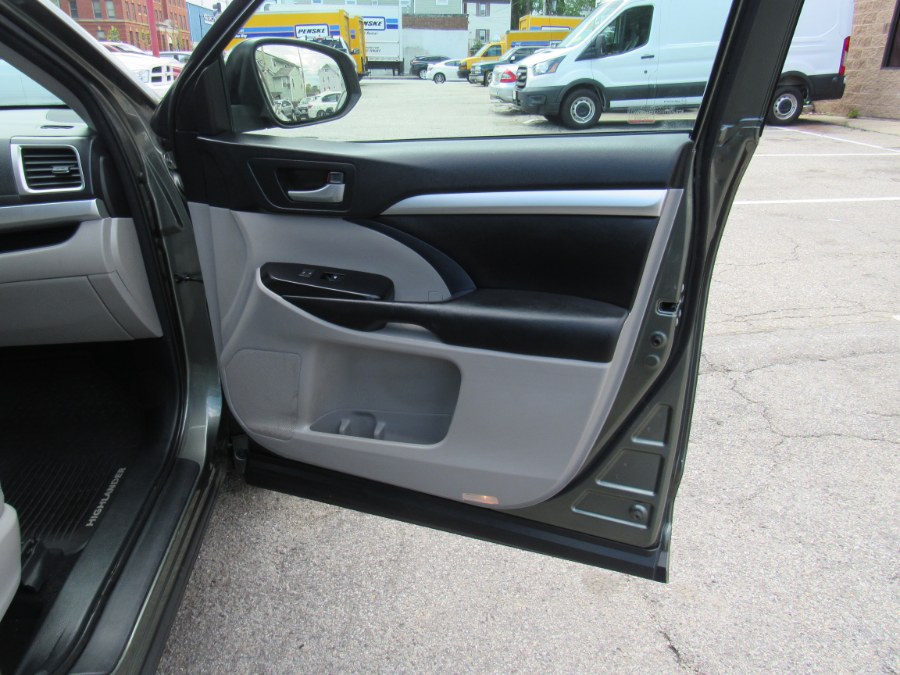 2016 Toyota Highlander XLE photo