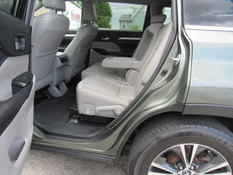 2016 Toyota Highlander XLE photo
