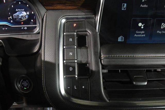 2023 Chevrolet Suburban Premier photo