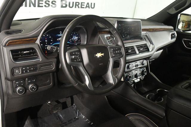 2023 Chevrolet Suburban Premier photo