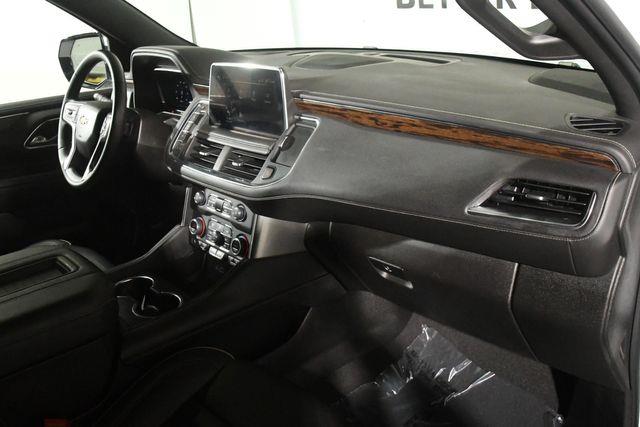 2023 Chevrolet Suburban Premier photo