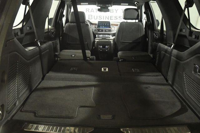2023 Chevrolet Suburban Premier photo