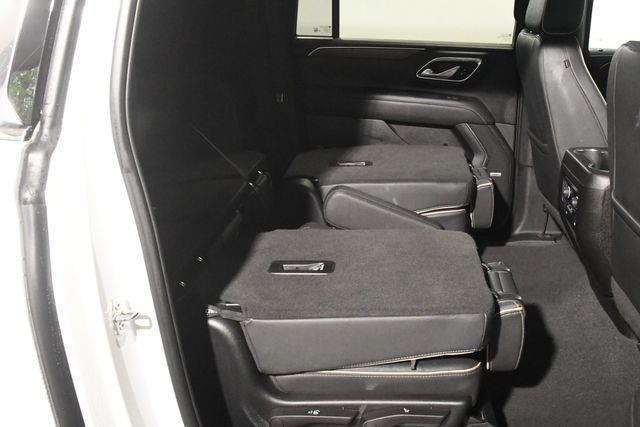 2023 Chevrolet Suburban Premier photo