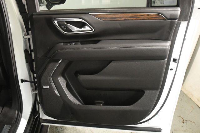 2023 Chevrolet Suburban Premier photo