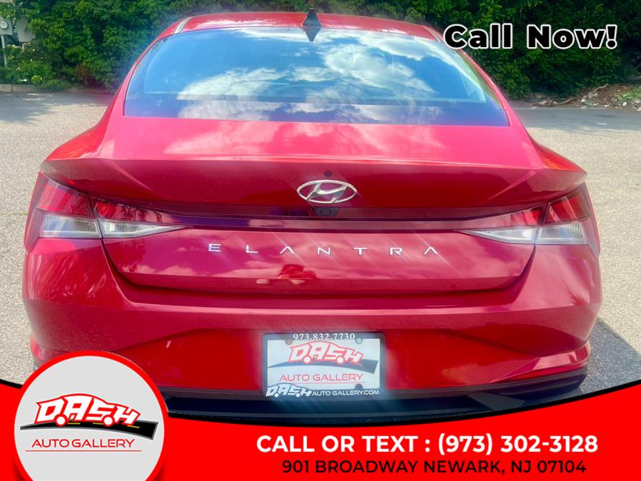 2023 Hyundai Elantra SEL IVT photo