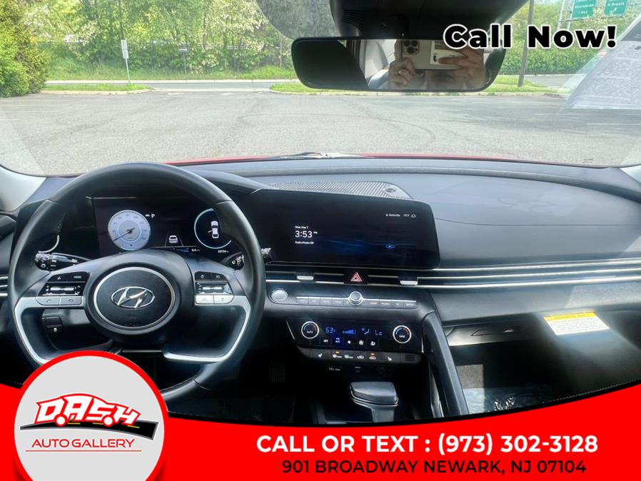 2023 Hyundai Elantra SEL IVT photo
