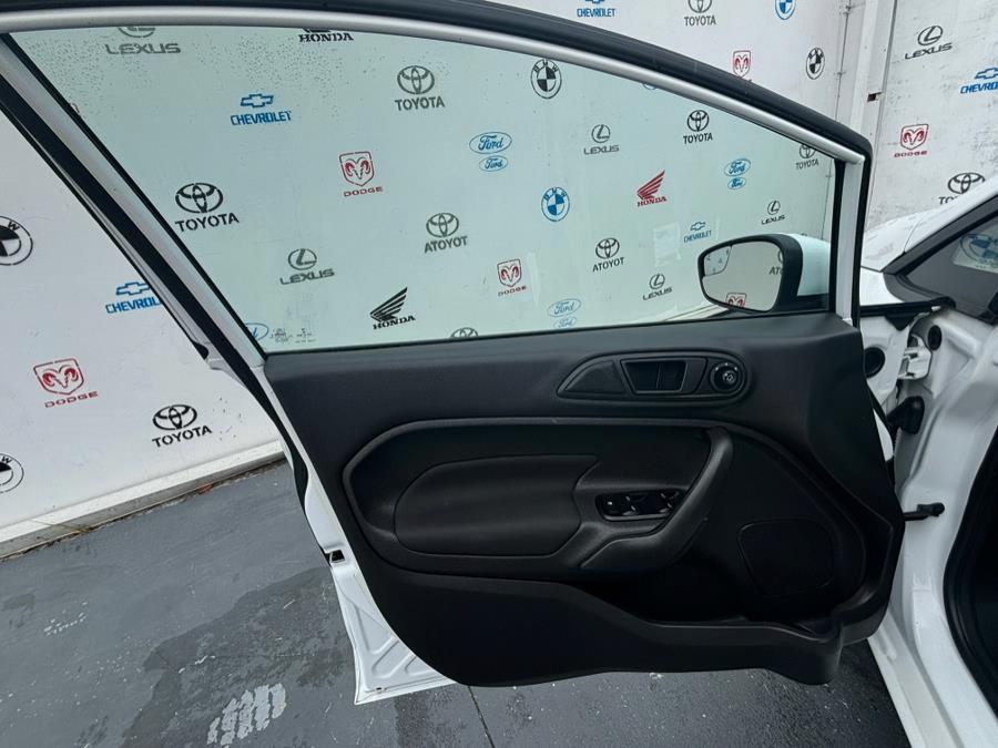 2017 Ford Fiesta SE Sedan photo