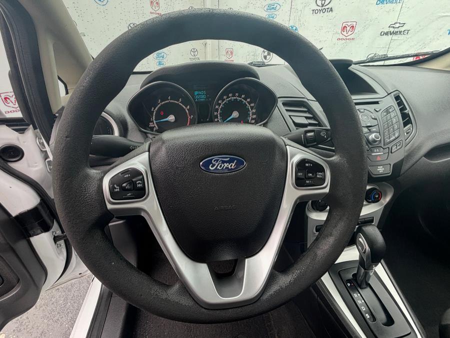 2017 Ford Fiesta SE Sedan photo