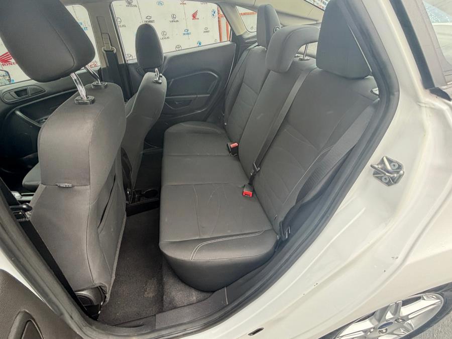 2017 Ford Fiesta SE Sedan photo