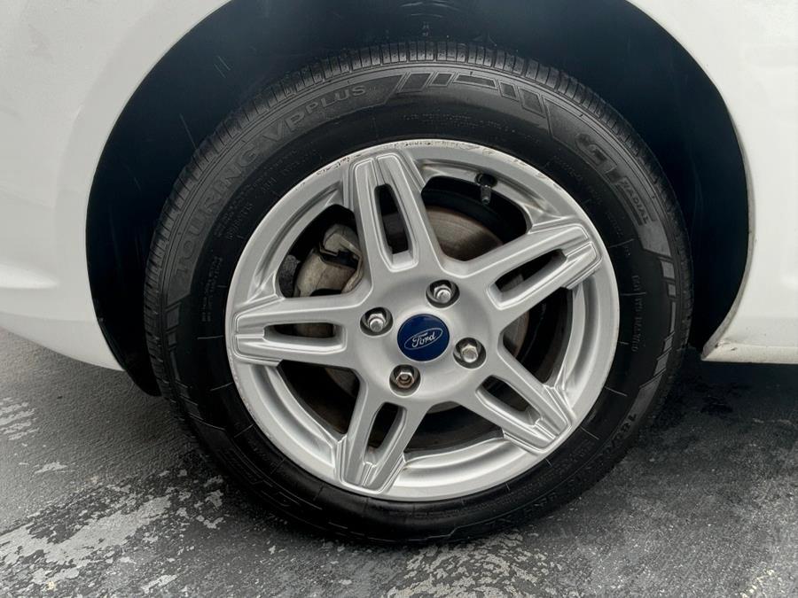2017 Ford Fiesta SE Sedan photo