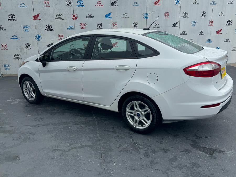 2017 Ford Fiesta SE Sedan photo