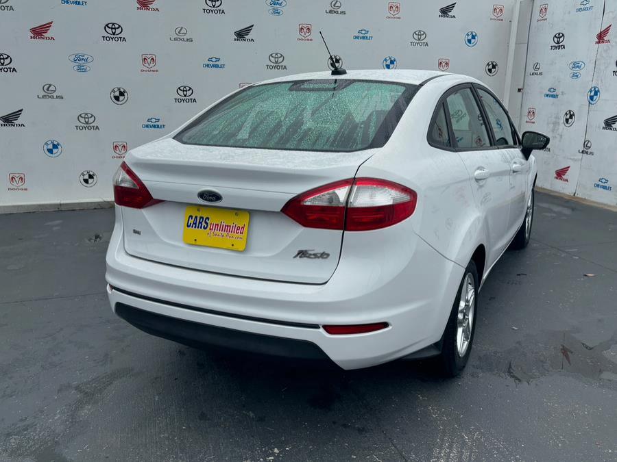 2017 Ford Fiesta SE Sedan photo