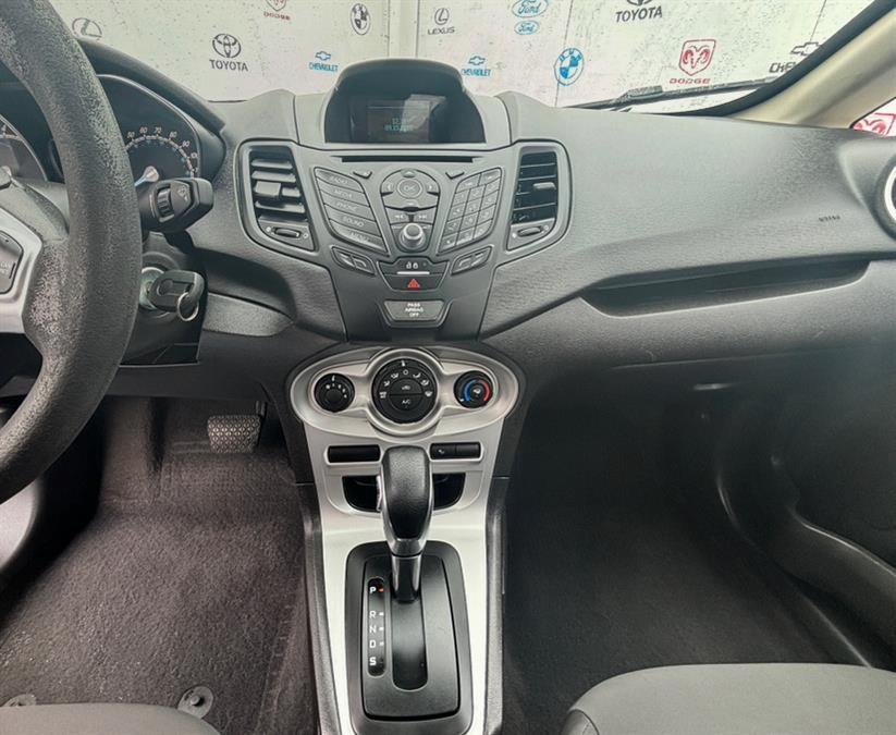 2017 Ford Fiesta SE Sedan photo