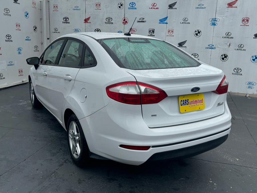 2017 Ford Fiesta SE Sedan photo