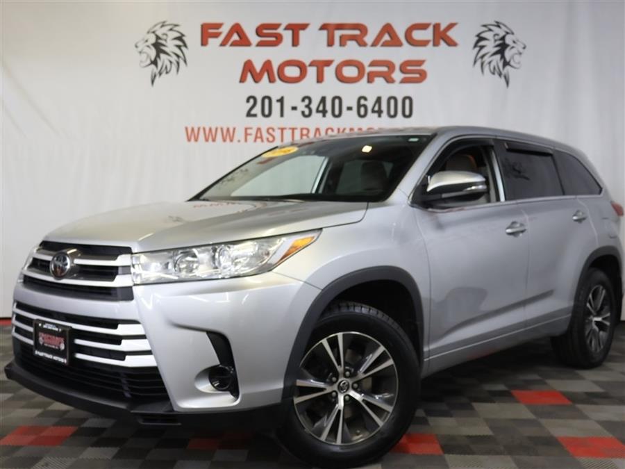 2018 Toyota Highlander LE photo