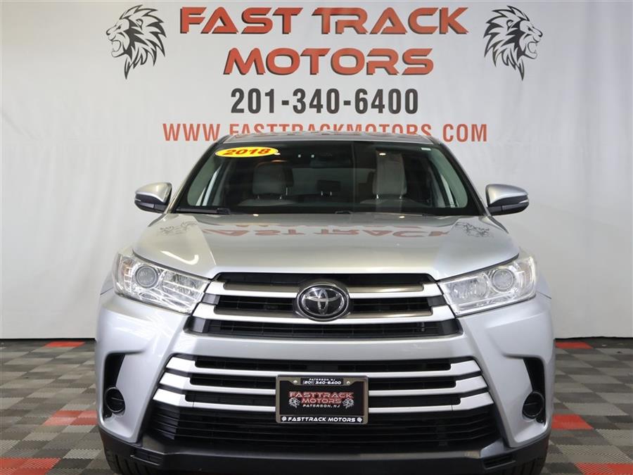 2018 Toyota Highlander LE photo