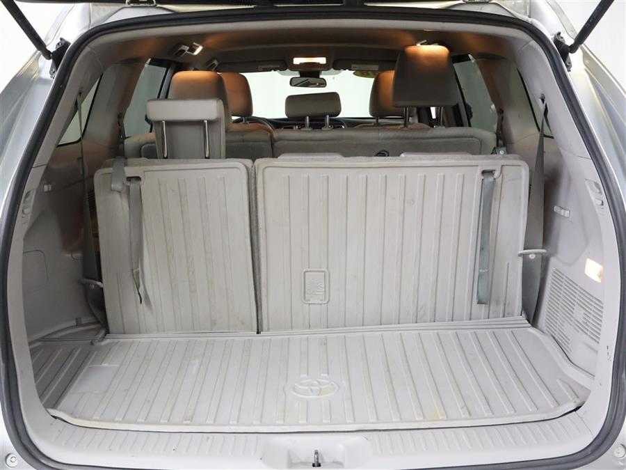 2018 Toyota Highlander LE photo