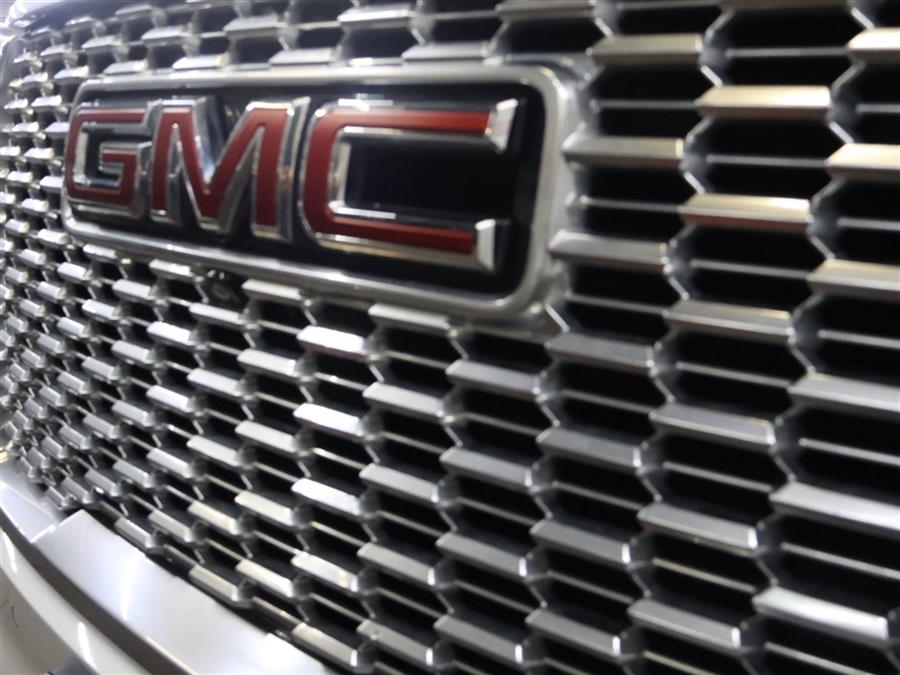 2021 GMC Yukon DENALI photo