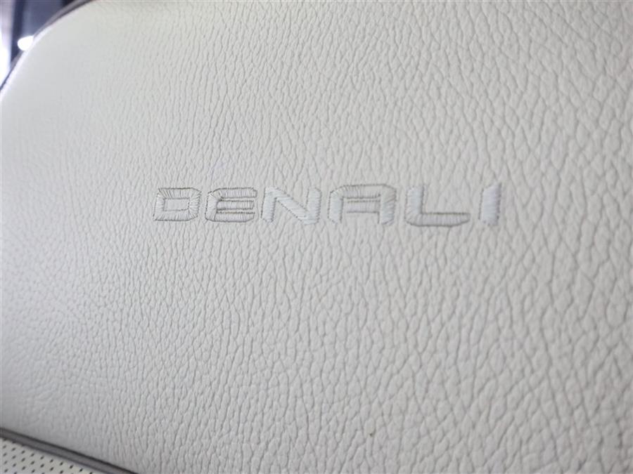 2021 GMC Yukon DENALI photo
