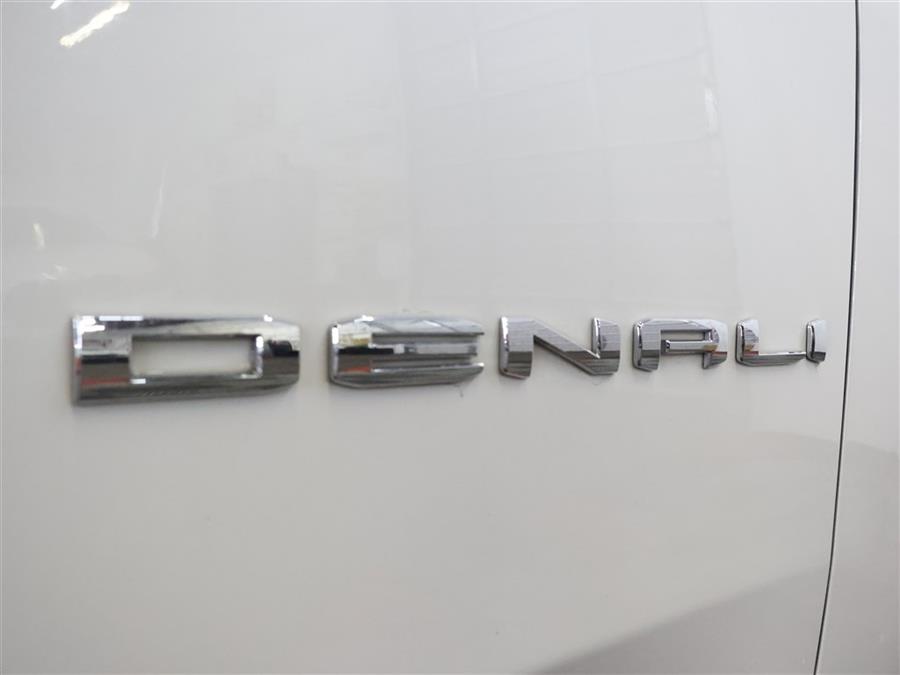 2021 GMC Yukon DENALI photo